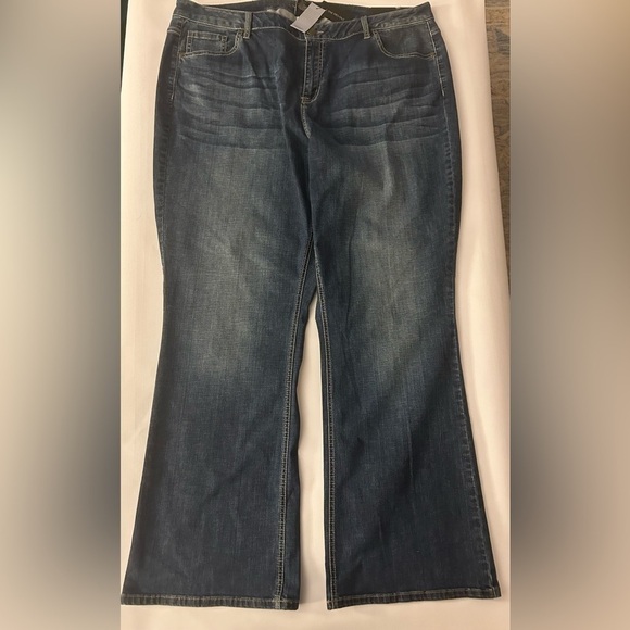NWT Lane Bryant Mid Rise Boot Cut Jean - Size 24‎ Regular - Picture 1 of 5